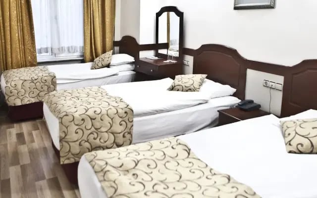 Lal Hotel