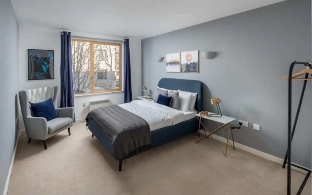 Modern 2 bed apt W/balcony 10 Mins to King's Cross