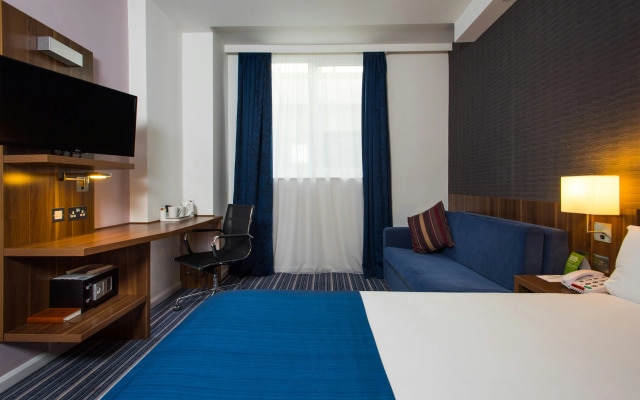 Holiday Inn Express London - Wimbledon South by IHG