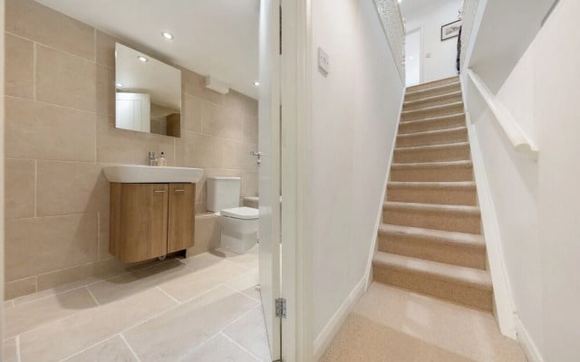 The Spacious Putney Duplex - SCF