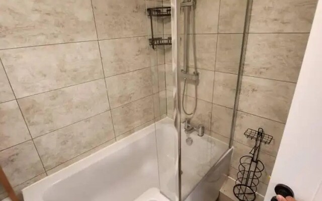 Beautiful 2-bed Apartment in London - Sleeps 6!