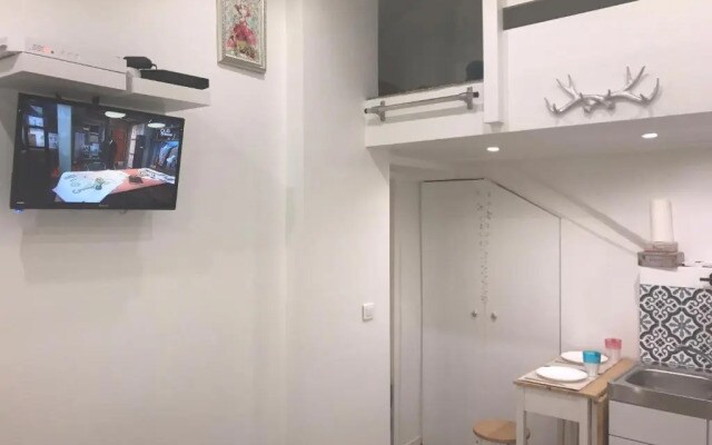 Superb Tiny House in Heart of Paris 1st!