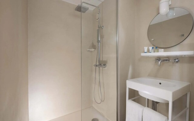Le Petit Beaumarchais Hotel & Spa