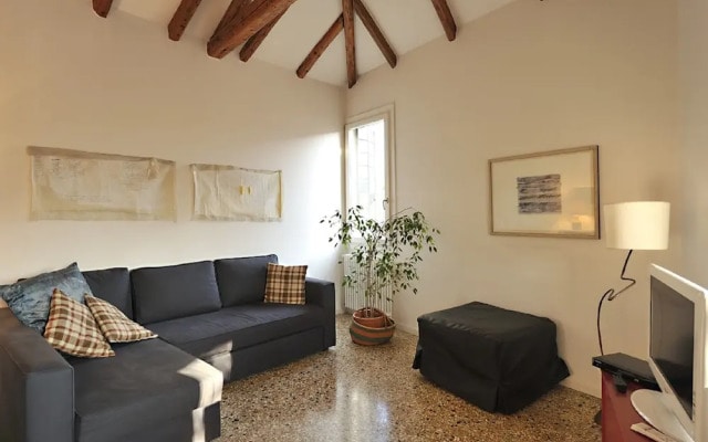 Venice Rialto Apartment With Balcony