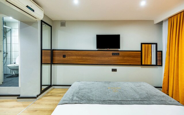 Aram Kerasi Rooms