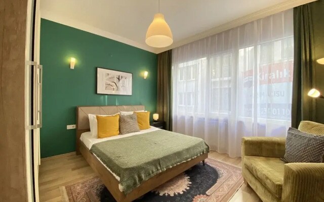 Missafir Sleek and Central Flat in Nisantasi