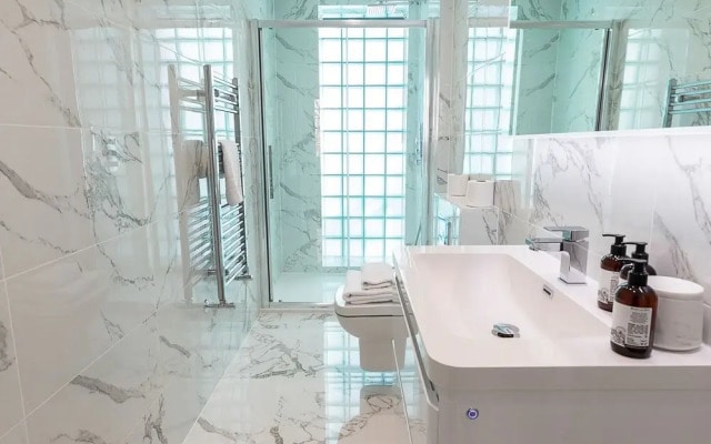 Stylish new flat near Mayfair