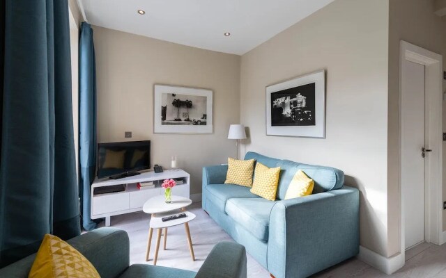 Stylish Fulham Home close to the River Thames
