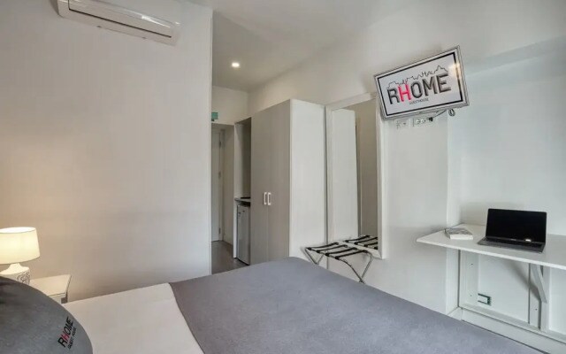 Rhome GuestHouse