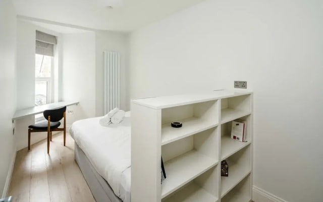 Stylish 2 Bedroom / 2 Bath In Notting Hill