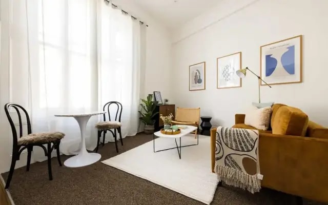 Spacious Apartment With Office Rear Terrace