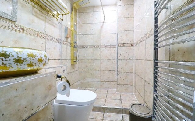Queen Stay Apartments