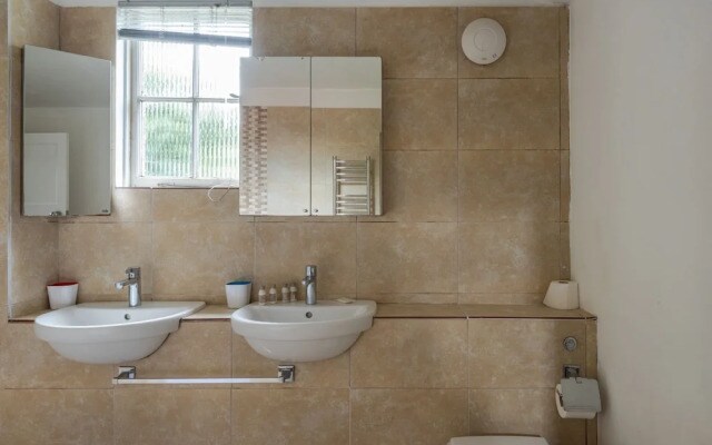 Bright 2Br Home In Wimbledon 4 Guests