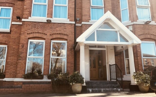 Westlynne Hotel Apartments