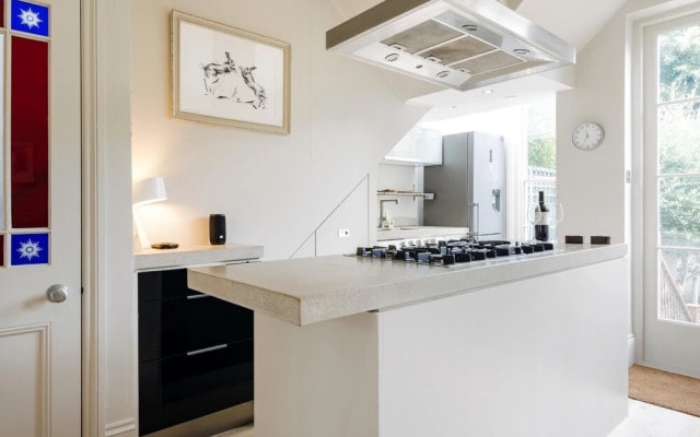 Chic Wandsworth Home With Patio