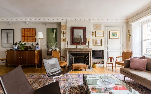 Latin quarter Retreat