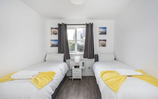 Modern 2 Bedroom Lewisham Apartment