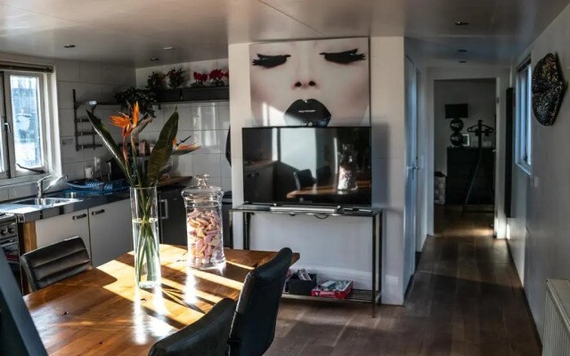 Houseboat Amsterdam