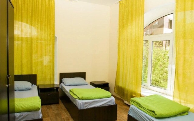 Hotel & Hostel Check Inn