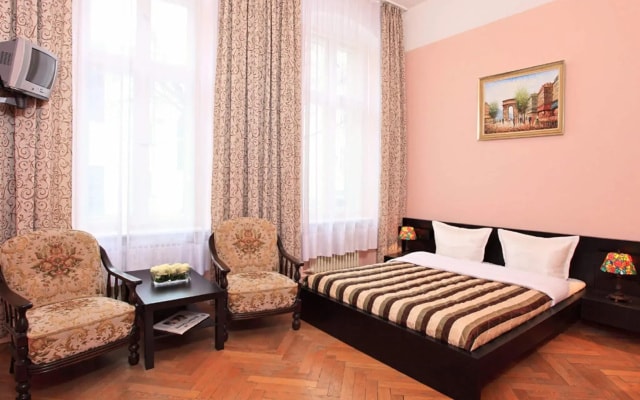 Hotel - Pension Cortina