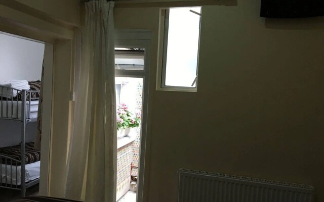 Surtees Hotel