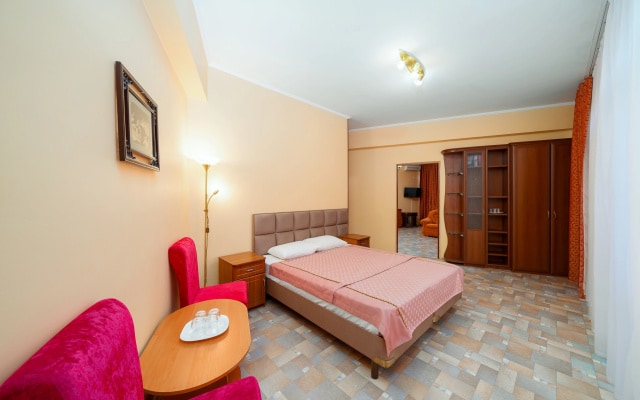 Royal Hotel