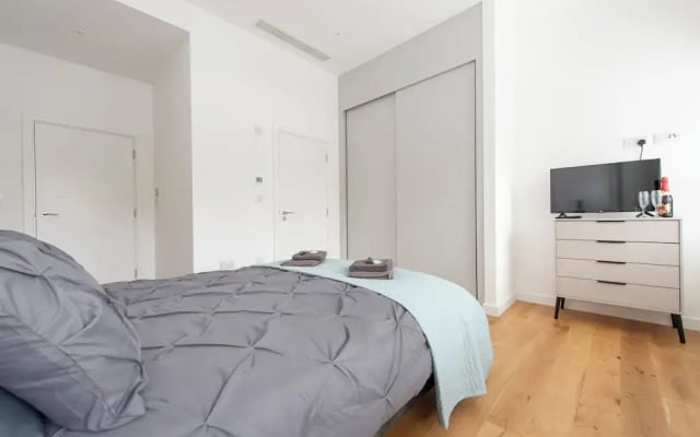 Exquisite 3BR Duplex Apartment, Air-con& Amenities