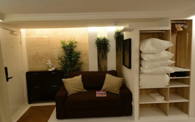 Loft Basfour by Patios du Marais