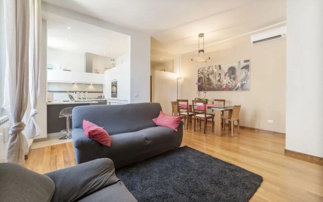 Colosseo & Colle Oppio Charming Apartment