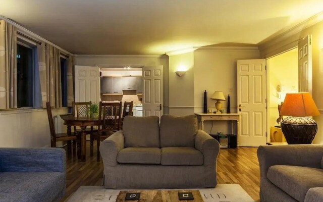 The Elegant Mayfair
