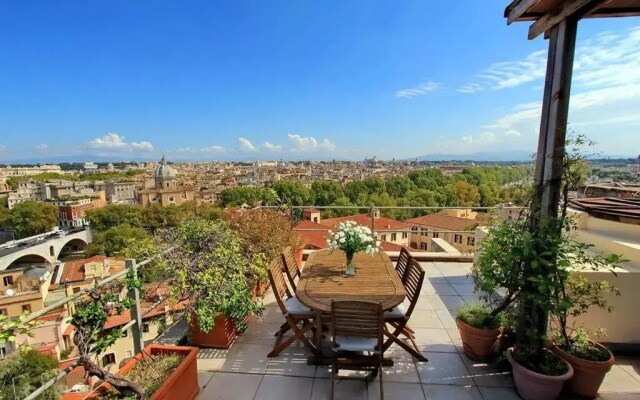 Sant Onofrio Terrace Apartment