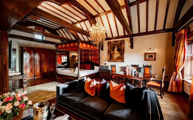 Hillbark Hotel
