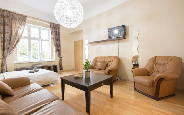 Premier Apartment near Museum