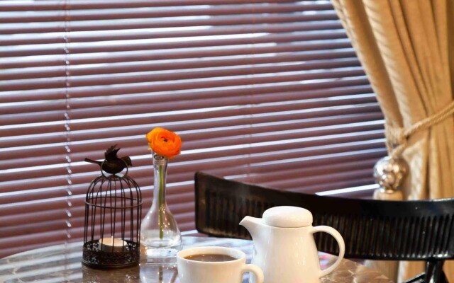 Gravis Suites