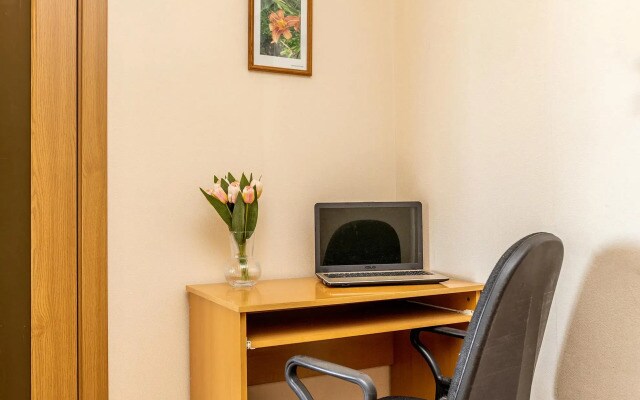 HomeHotel (ХоумОтель) на улице Карла Маркса 49