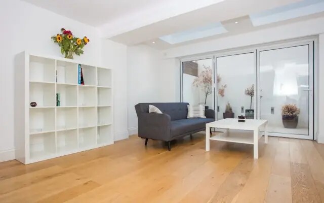Stunning 2 Bedroom Apartment in Battersea