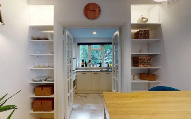 1 Bedroom Superior Apartment in Maida Vale