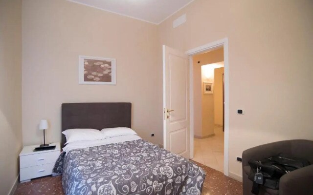 Capital Flat 9-A