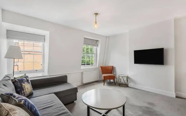 Cadogan Square Penthouse