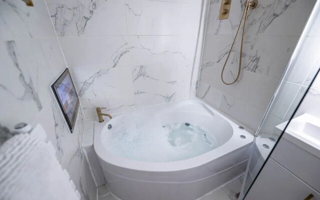 Manhattan Luxury Suites