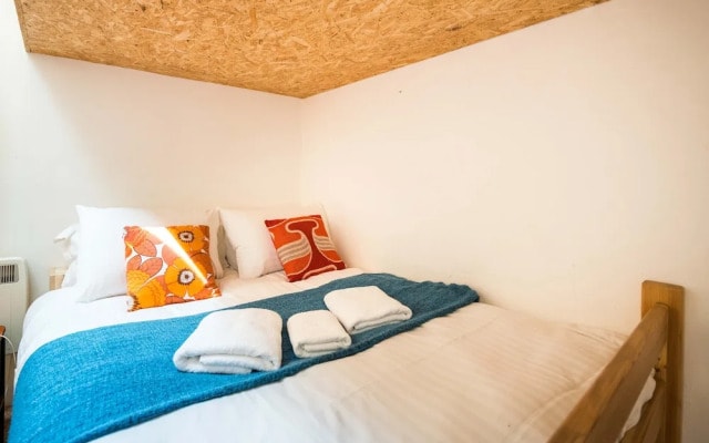 Cute House IN Soho - Full AC, Quiet and Unique