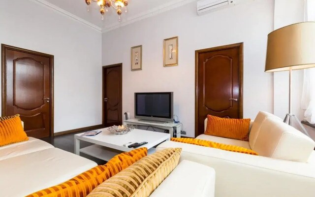 Penthouse with Kremlin Views