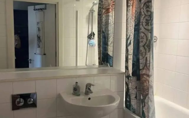 Modern 1BD Flat - 5 min Walk to Battersea Park!