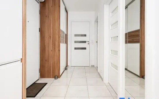 Lumina spacious apartments with parking in Warsaw