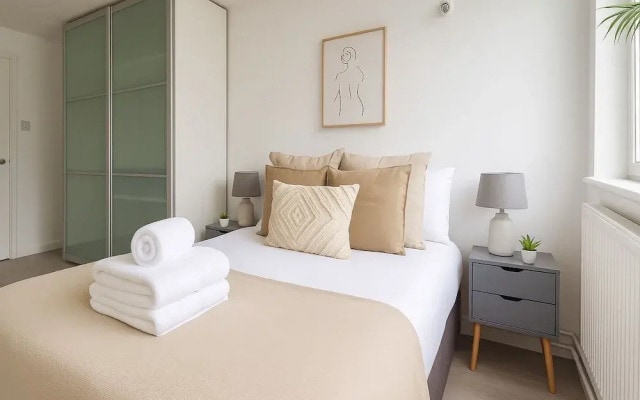 Elegant 2 Bedroom Apartment in Battersea