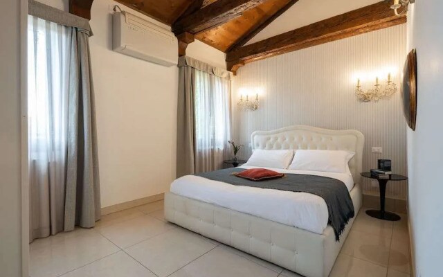 Grand Palace Apartments