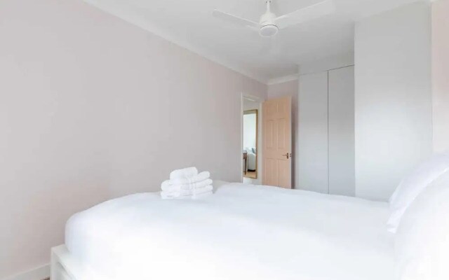 Scandi-style 2BD Maisonette W/garden Brick Lane!