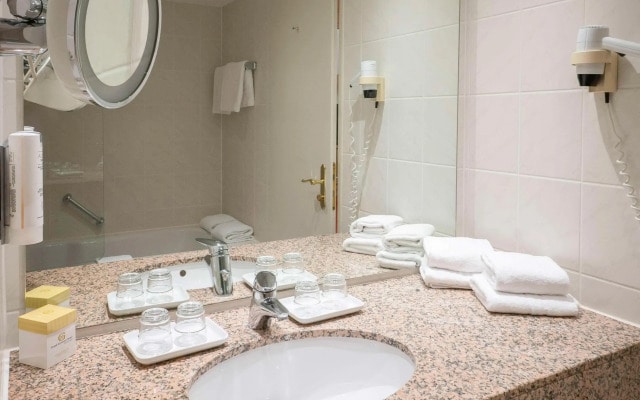 Atomis Hotel Munich Airport by Mercure