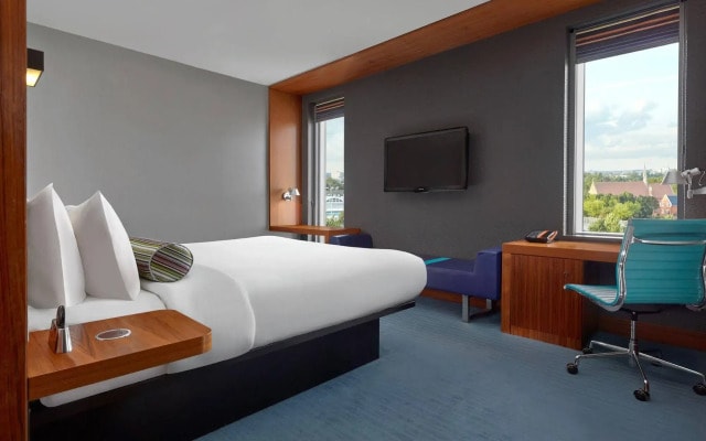 Aloft by Marriott London Excel