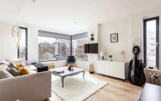 Cosy 2-bed Flat in Vibrant Acton!